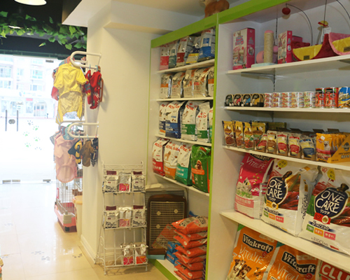 圣宠上海浦东新区宠物店产品展示区
