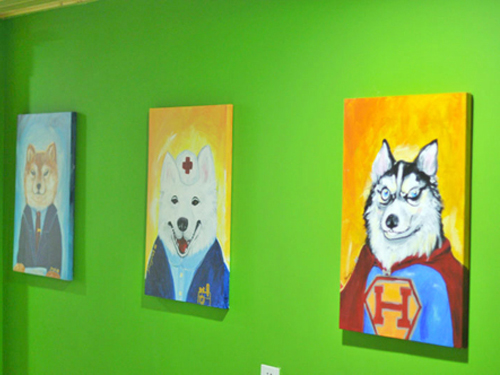 圣宠加盟店挂画展示区